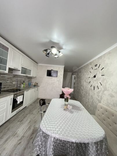 2-к. квартира, 82 м², 7/16 эт.