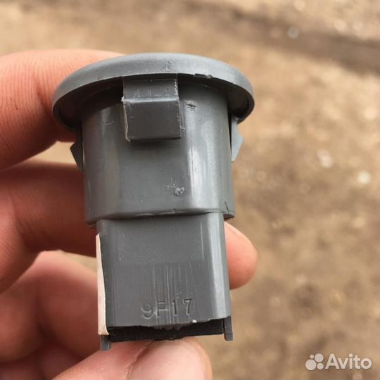 Кнопка открывания багажника Шевроле Лачетти