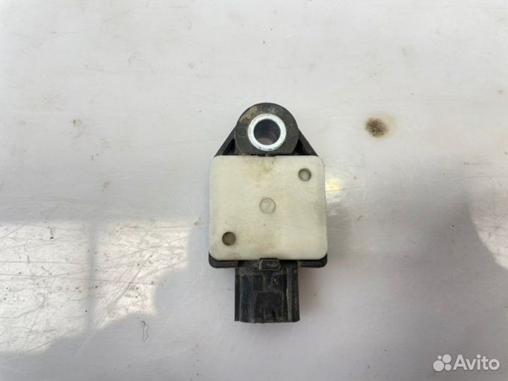 Датчик airbag передний левый Toyota Corolla