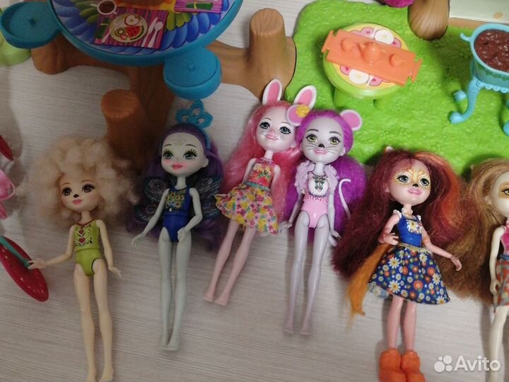 Дом и куклы энчантималс