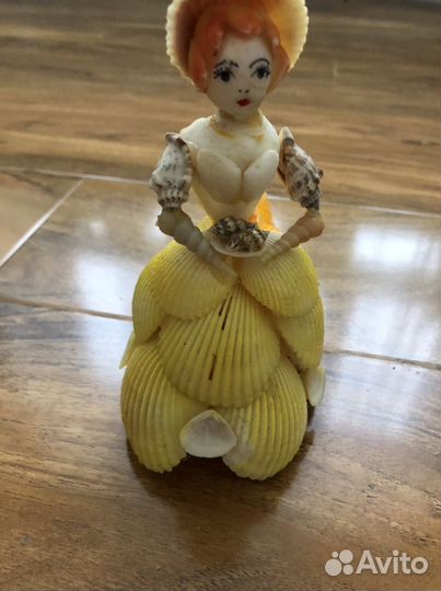 Статуэтка из ракушек