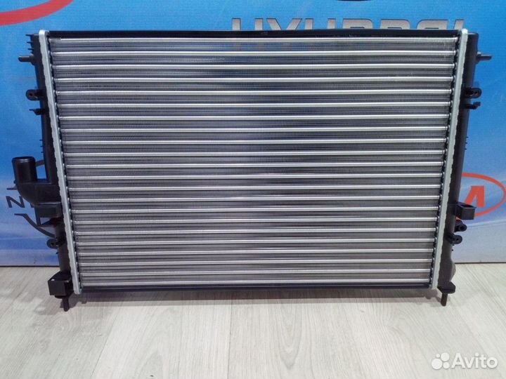 Радиатор охлаждения двигателя основной Renault san