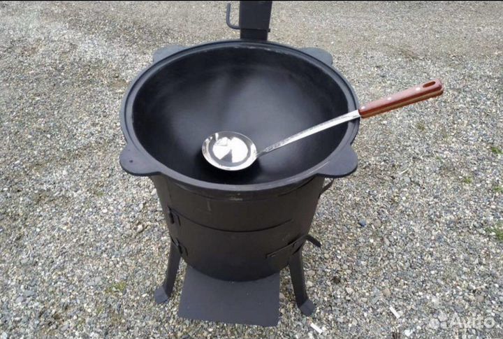 Чyгyнный казaн 10 литрoв с пeчкой