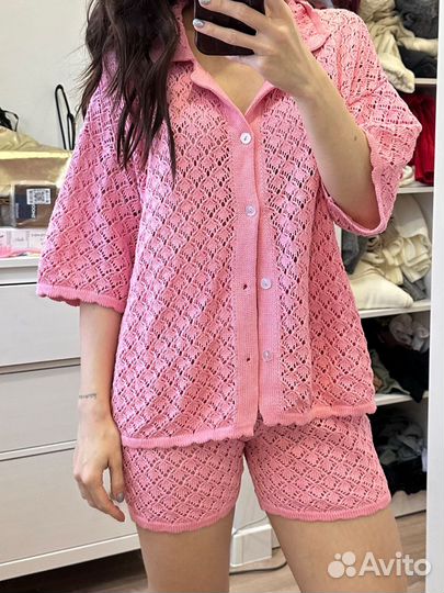 Вязаный костюм женский the ninki розовый с шортами