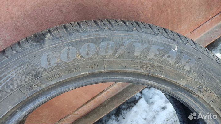 Goodyear EfficientGrip Performance SUV 225/55 R19