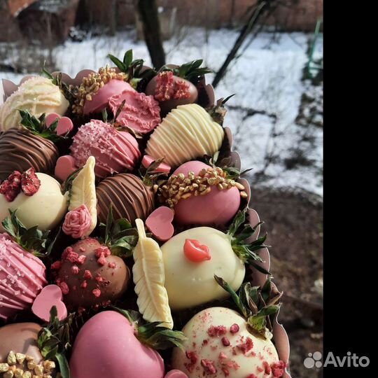 Клубника в шоколаде букеты