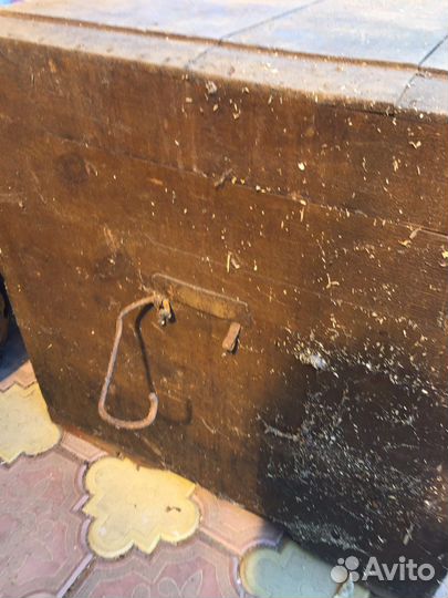 Сундук старый гдет то 1935 год