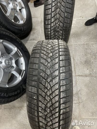 Goodyear UltraGrip Ice SUV 285/60 R18