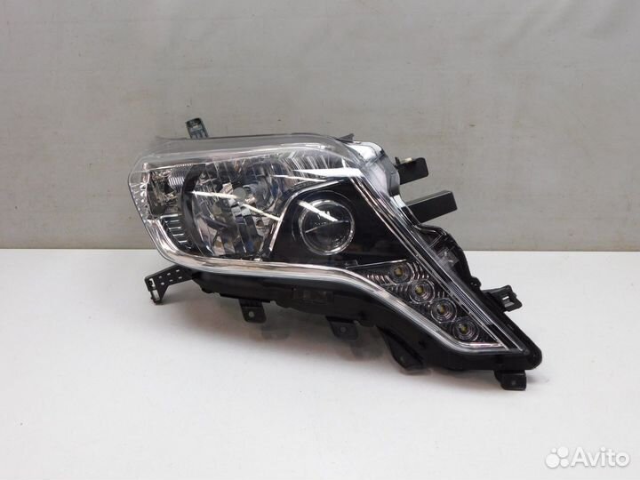 Фара правая Toyota Land Cruiser Prado