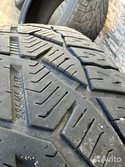 Tigar Winter 235/45 R18