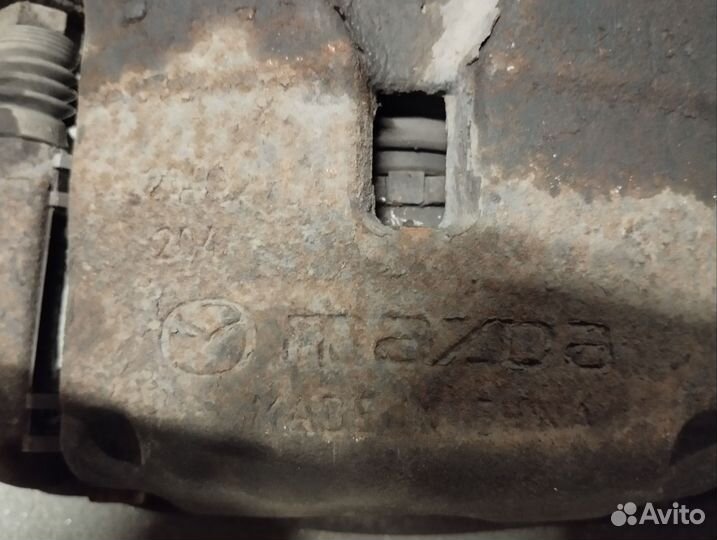 Суппорт передний пара Mazda 3 bm