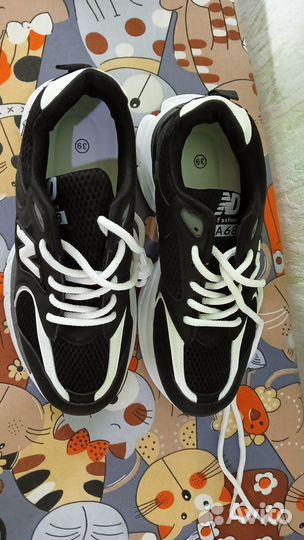 Кроссовки женские новые 38/39