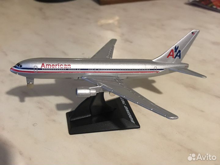 Модель самолета boeing 767