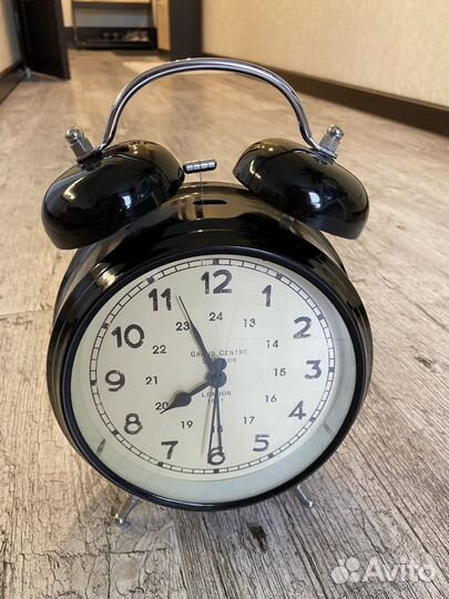 Винтажные часы с будильком и подсветкой