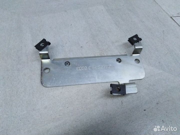 Кронштейн блоков управления