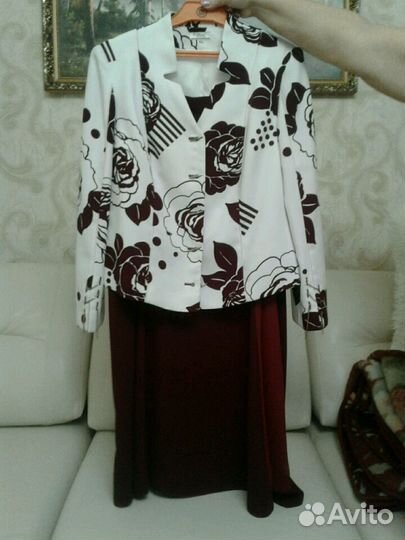 Костюм женский