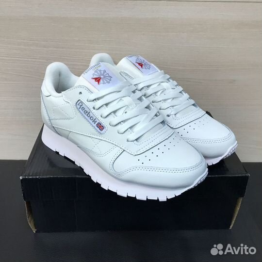 Кроссовки Reebok Classic белые женские