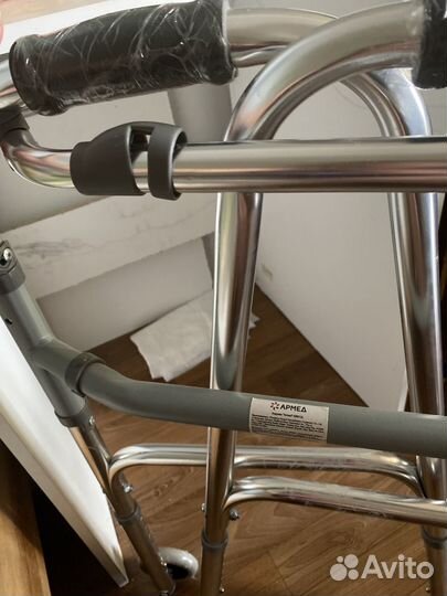 Продам шагающие ходунки для взрослых