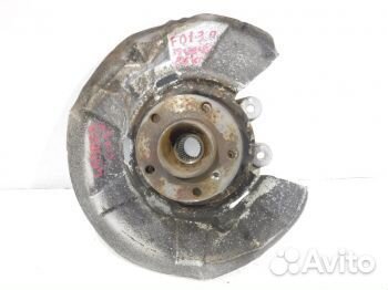 Кулак задний правый бмв