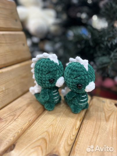 Вязаная игрушка Динозавр