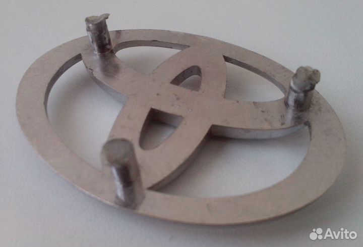 Эмблема Toyota