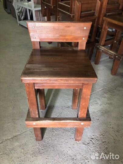 Барный стол и стулья