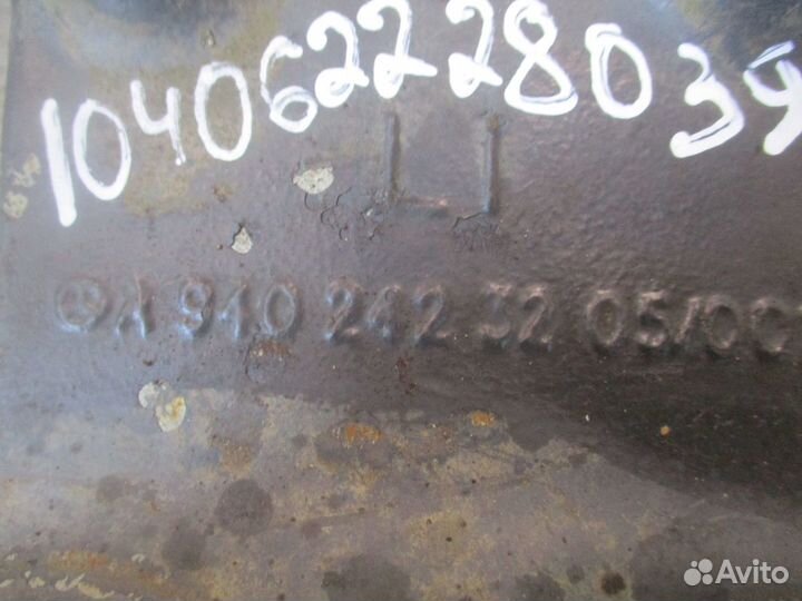Кронштейн опоры двигателя Mercedes-Benz A940242320