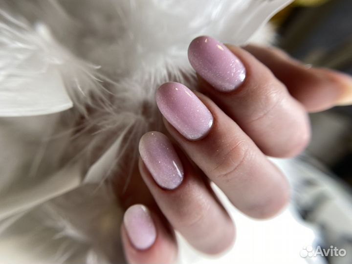 Модель на маникюр