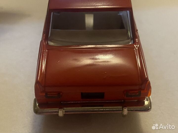Модель авто 1:43 Москвич 408 Россия 90ые годы