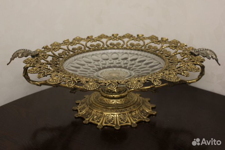 Ваза из иранской бронзы