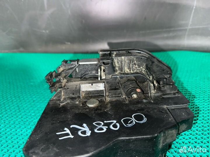 Замок боковой двери передний правый Bmw 5-Series