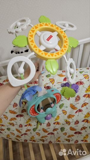 Детская кроватка с маятником