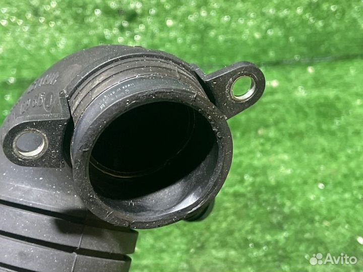 Патрубок интеркулера Audi A4 A6 Passat