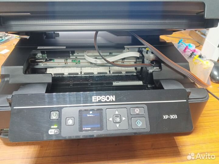 Цветной мфу Epson XP-303 wifi с снпч рабочий