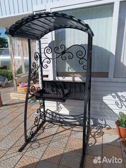 Мангал с крышей