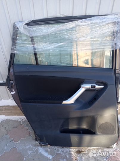 Дверь задняя левая toyota verso