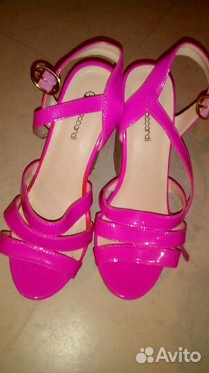 Босоножки новые