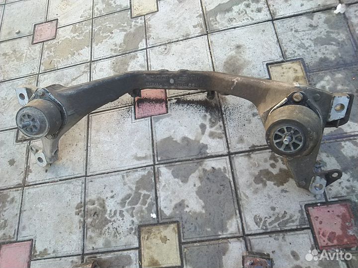 Балка подрамник audi q7 2007