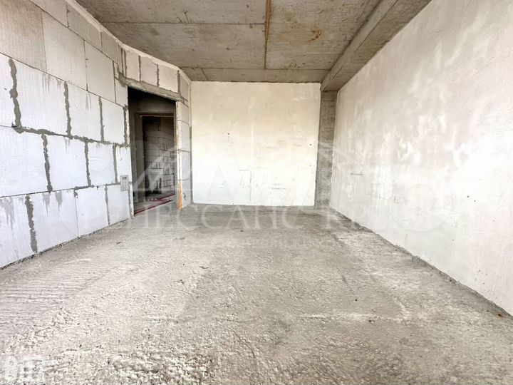 3-к. квартира, 90 м², 1/9 эт.