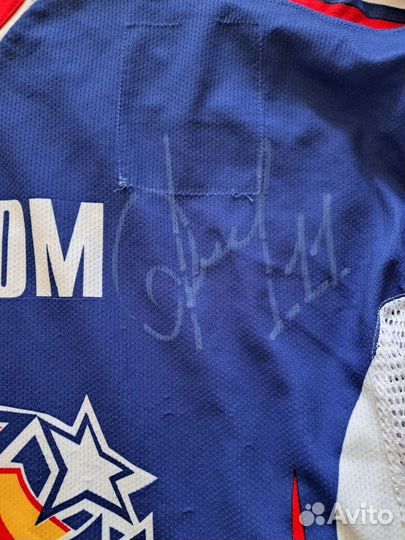 Хоккейный свитер Дмитрия Рябыкина подписанный