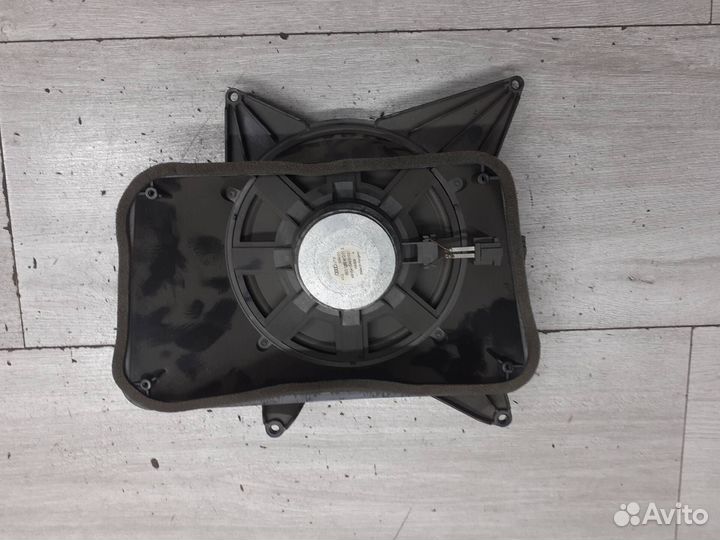 Сабвуфер Audi A8 D3