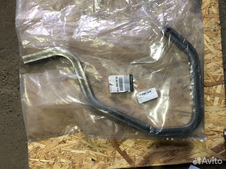 Петля крышки багажника Рено Логан 2