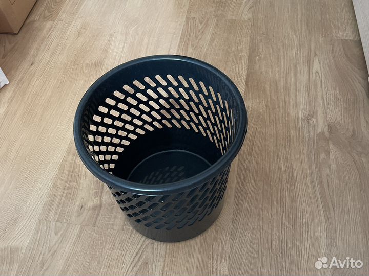 Корзина для бумаг, монетница для денег