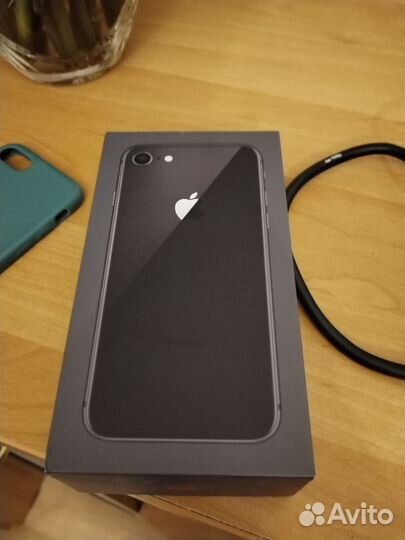 iPhone 8, 64 ГБ