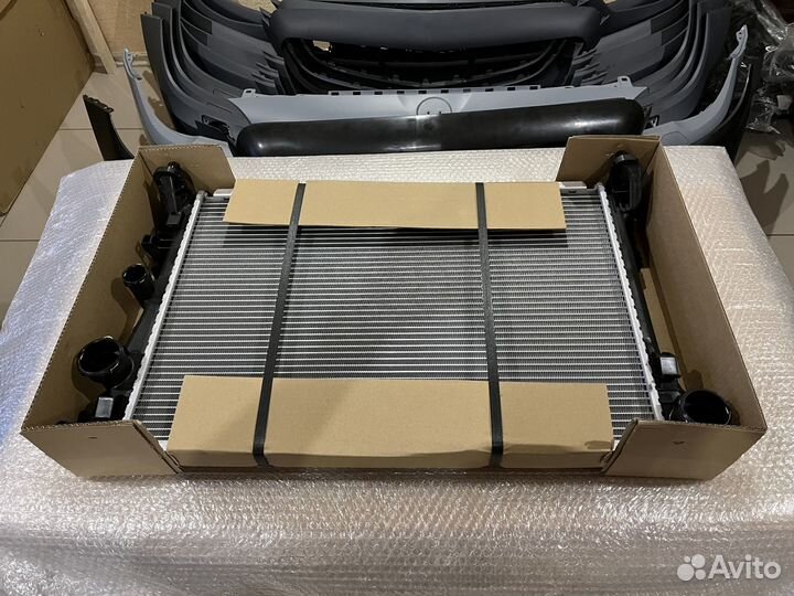 Радиатор охлаждения Mercedes W204 GLK X204 W212