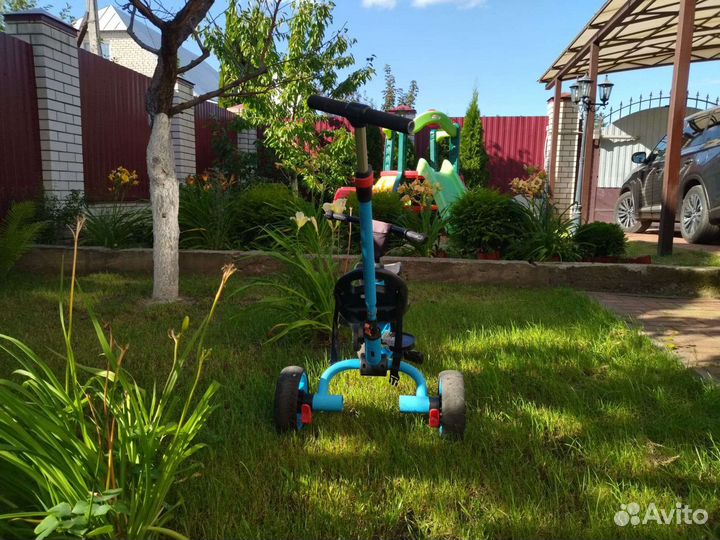 Детский трехколесный велосипед