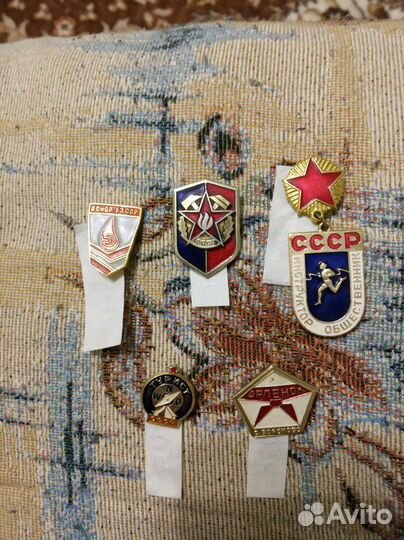 Значки 240шт