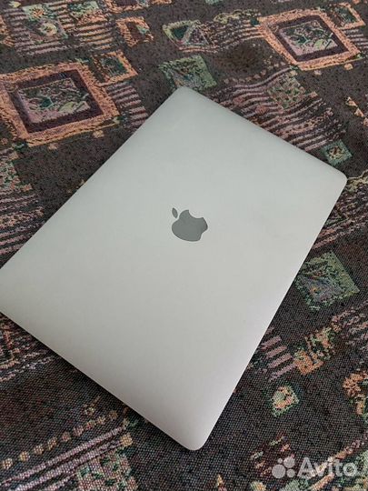 Apple MacBook Pro 13 2017 16gb Intel 5
