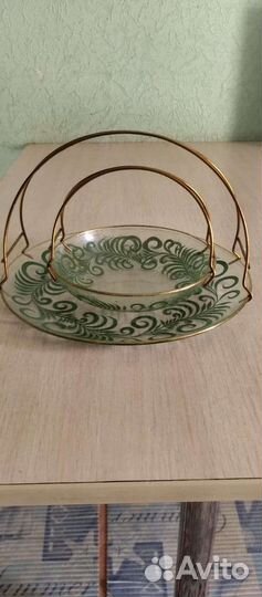 Чайник с чашкой и 2 тарелки для конфеты