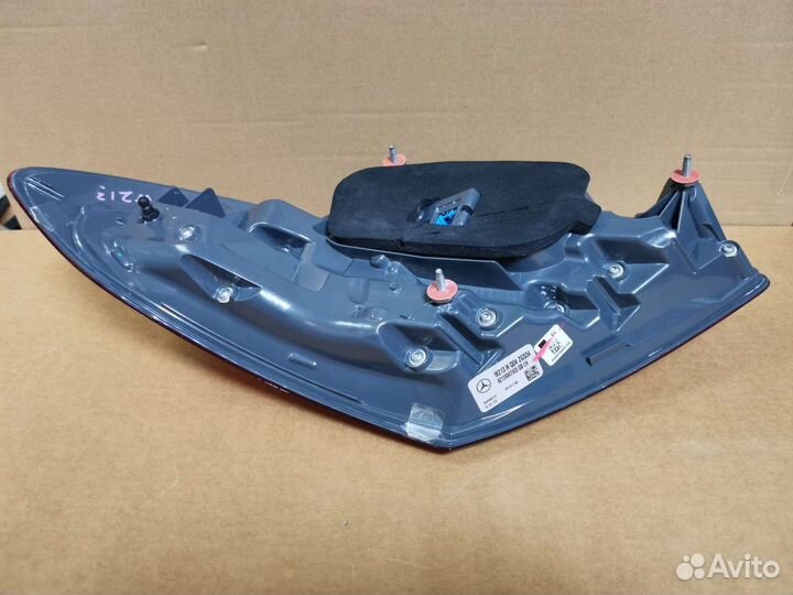 Фонарь задний левый Mercedes Benz e213 оригинал